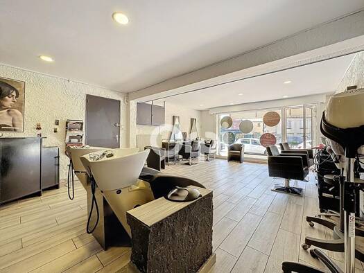 Institut de beauté à vendre Fonds de commerce 118 000 € 45 m² de surface de vente Pont de Suve-Collet de Gipon Toulon 83100