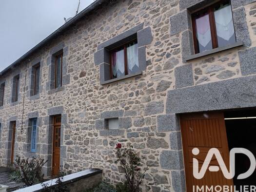 Maison en viager 42 000 € 6 pièces 3 chambres 140 m² 1 543 m² de terrain Mérinchal 23420