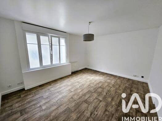 Appartement à louer 450 € 1 pièce 34 m² RDC Ouest Carhaix-Plouguer 29270