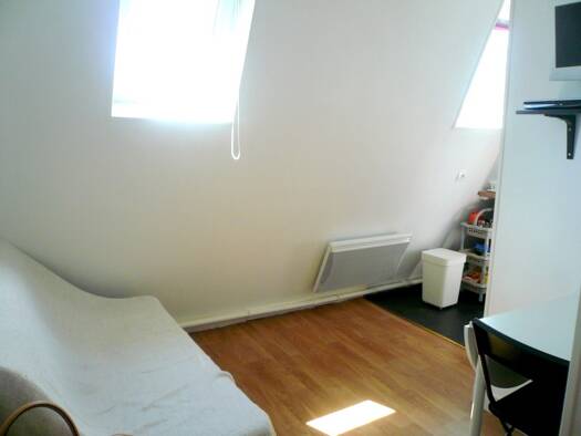 Appartement à louer 655 € 1 pièce 10 m² Étage 6/6 Monnaie Paris 6ème 75006