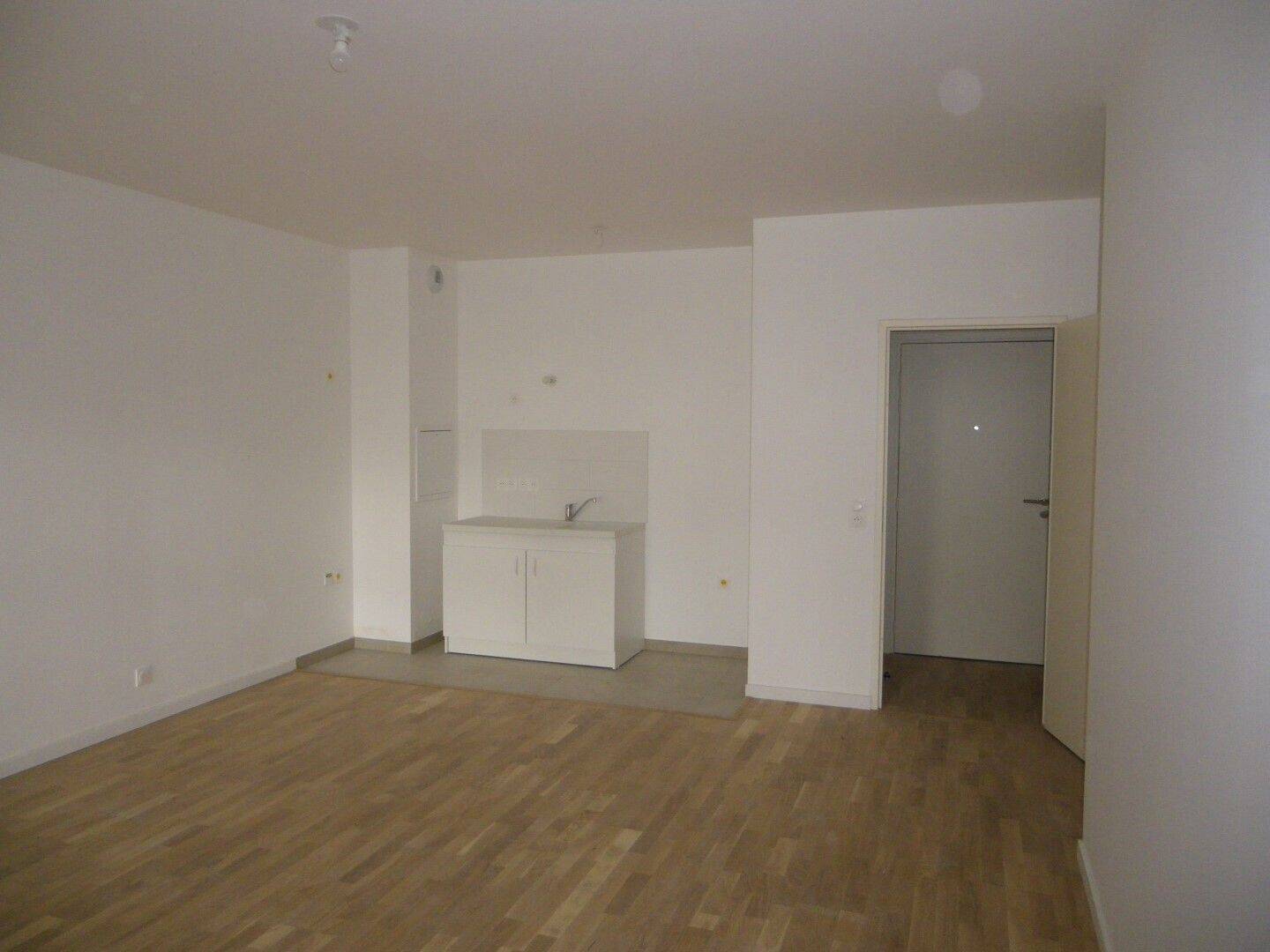 Maison à louer, 83m², SAINT MAUR DES FOSSES