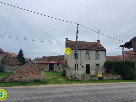 Maison à vendre 58 500 € 4 pièces 2 chambres 94 m² 1 605 m² de terrain Auzances 23700