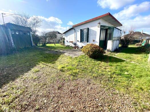 Local commercial à vendre 37 100 € 30 m² de surface de vente Illiers-Combray 28120