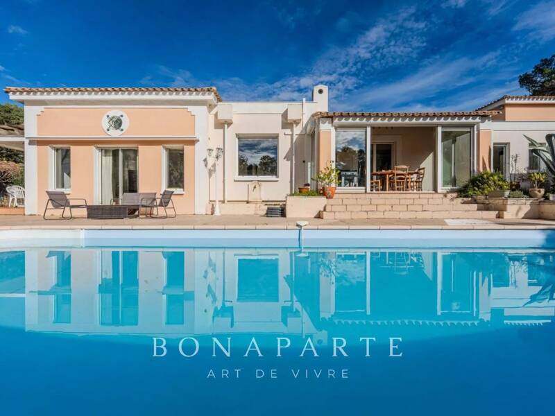 Maison à vendre, 220m², SAINT MATHIEU DE TREVIERS