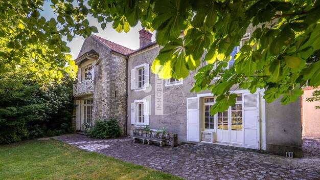 Maison à vendre 1 522 000 € 15 pièces 6 chambres 400 m² 5 557 m² de terrain Bois le Roi 77590