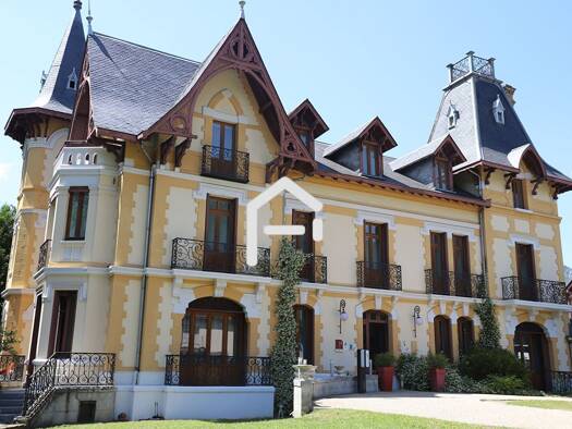 Maison à vendre 2 080 000 € 28 pièces 15 chambres 1 000 m² 5 307 m² de terrain Foix 09000