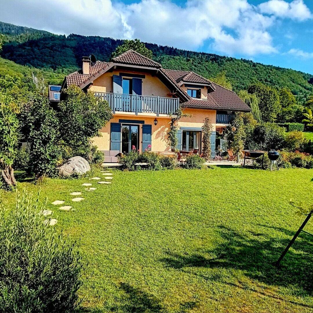 Maison à vendre, 260m², SAINT CERGUES