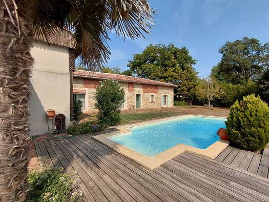 Maison à vendre 750 000 € 6 pièces 5 chambres 230 m² 63 124 m² de terrain Pavie 32550