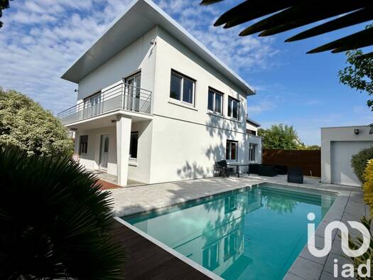 Maison à vendre 795 000 € 8 pièces 5 chambres 176 m² 503 m² de terrain Centre-Ermitage Le Bouscat 33110