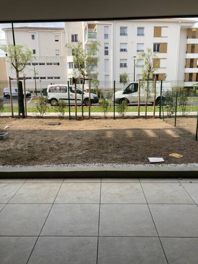 Appartement à louer 961 € 3 pièces 2 chambres 63 m² RDC Draguignan 83300