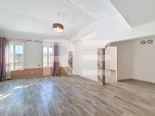 Duplex à vendre 149 000 € 3 pièces 1 chambre 96 m² Étage 2/2 Centre Ville-Mairie Lunel 34400