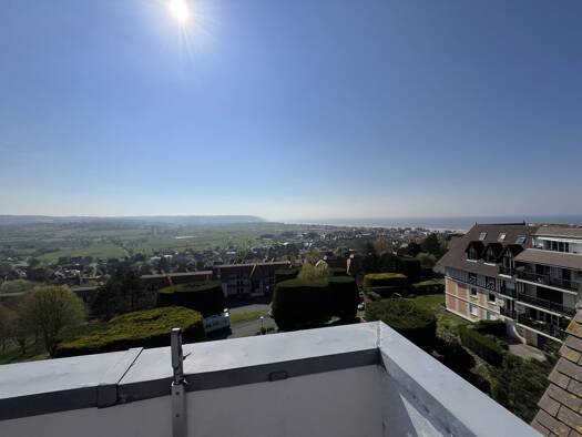 Appartement à vendre 273 000 € 3 pièces 2 chambres 52,7 m² Étage 4/4 Blonville-sur-Mer 14910