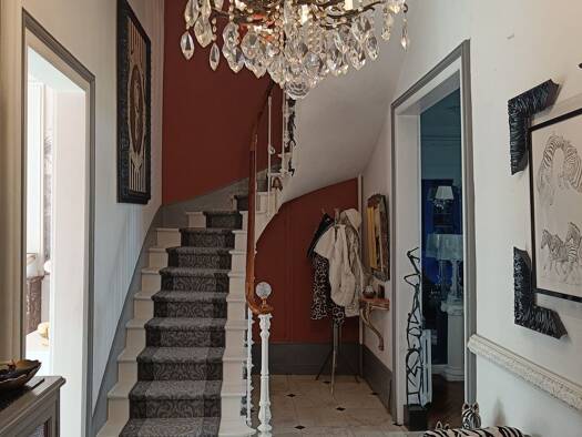Villa à vendre 951 600 € 12 pièces 7 chambres 327 m² 298 m² de terrain Gare-Leclerc Le Mans 72000