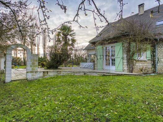 Maison à vendre 695 000 € 10 pièces 5 chambres 320 m² 3 322 m² de terrain Houdan 78550