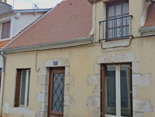 Maison de ville à vendre 75 000 € 3 pièces 1 chambre 48 m² 103 m² de terrain Briare 45250