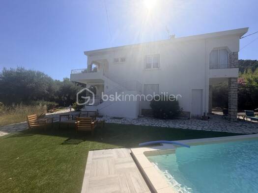 Villa à vendre 748 800 € 6 pièces 5 chambres 205 m² Centre Ouest La Valette-du-Var 83160