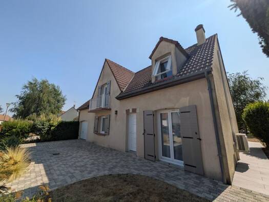Maison à vendre 334 900 € 6 pièces 5 chambres 139,56 m² 670 m² de terrain Le Bourg Est Ingré 45140