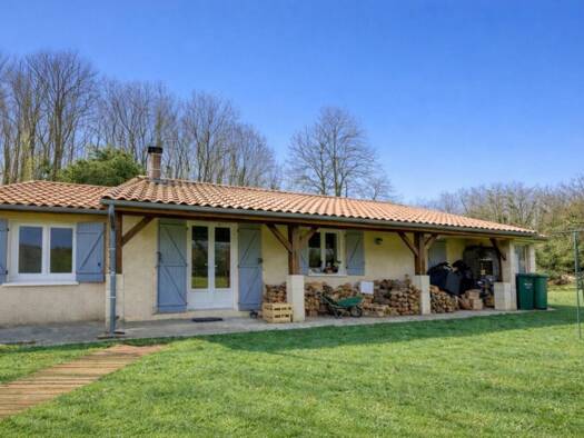 Maison de plain-pied à vendre 289 990 € 5 pièces 3 chambres 120 m² 985 m² de terrain Cambes 33880