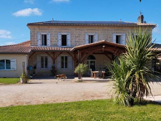 Maison de ville à vendre 1 144 000 € 12 pièces 8 chambres 341 m² 35 000 m² de terrain Périssac 33240