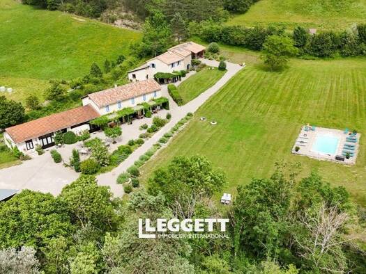 Maison à vendre 699 000 € 18 pièces 10 chambres 446 m² 22 683 m² de terrain Luc-en-Diois 26310