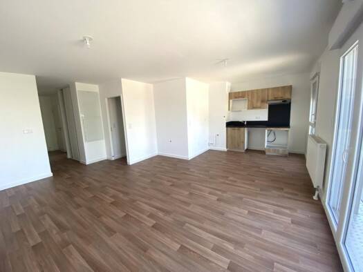 Appartement à louer 1 120 € 5 pièces 4 chambres 94 m² 2ème étage Beaulieu Chartres 28000