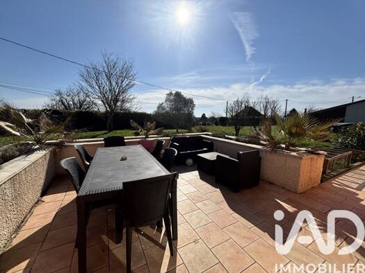 Maison de plain-pied à vendre 256 000 € 6 pièces 4 chambres 164 m² 2 922 m² de terrain Thiviers 24800