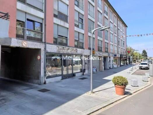 Boutique à vendre Fonds de commerce 240 000 € 163 m² de surface de vente Nord Est Hagondange 57300