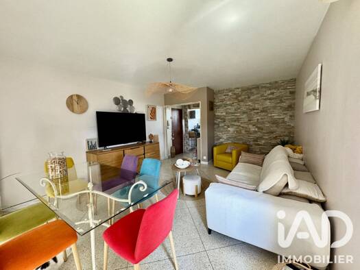 Appartement à vendre 169 000 € 3 pièces 2 chambres 64 m² Étage 3/3 La Signore-Charrue Marignane 13700