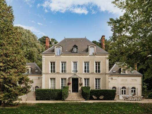 Maison à vendre 1 978 000 € 19 pièces 6 chambres 301 m² 9 245 m² de terrain Nord Ouest et Sud Fismes 51170