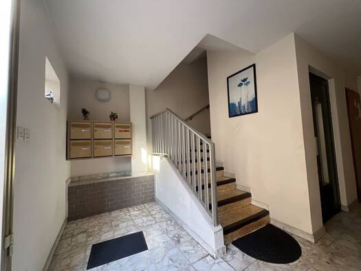 Appartement à vendre 249 500 € 3 pièces 2 chambres 66,63 m² Étage 1/5 Centre Hyères 83400