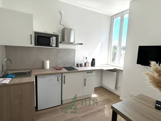 Appartement à louer 420 € 1 pièce 23 m² Étage 2/3 Roanne 42300