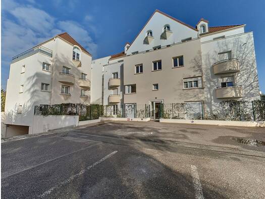 Appartement à louer 795 € 2 pièces 1 chambre 32,9 m² Étage 1/2 Melun 77000