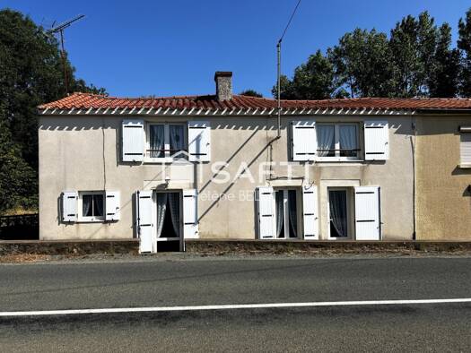 Maison à vendre 69 000 € 4 pièces 2 chambres 100 m² 330 m² de terrain Chantonnay 85110