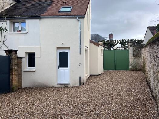 Maison à louer 1 100 € 3 pièces 2 chambres 48 m² 290 m² de terrain Nord Saint-Nom-la-Bretèche 78860