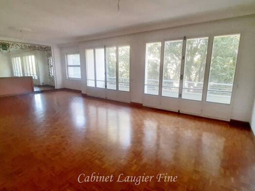 Appartement à louer 2 120 € 5 pièces 4 chambres 160,9 m² 2ème étage Marseille 8ème arrondissement 13008
