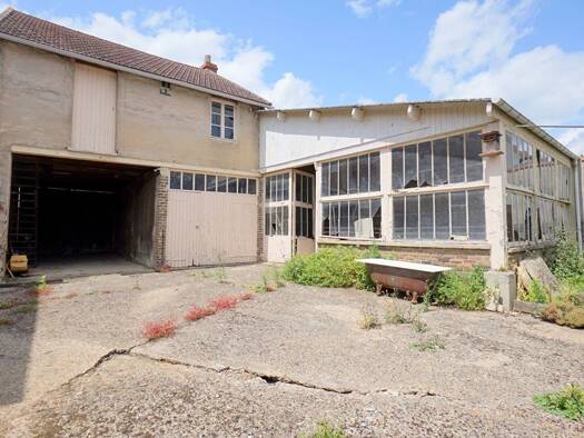 Entrepôt à vendre 170 000 € 167 m² d'espace de stockage Mézières-sur-Seine 78970