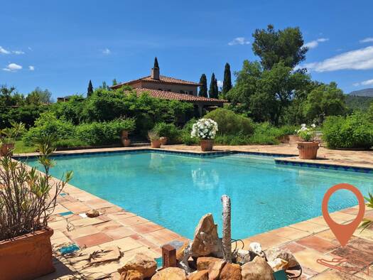 Villa en viager occupé Bouquet 800 000 € 6 pièces 4 chambres 272,2 m² 20 000 m² de terrain Saint-Tropez 83990