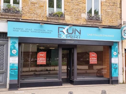 Local commercial à vendre 198 000 € Belleroche Villefranche-sur-Saône 69400