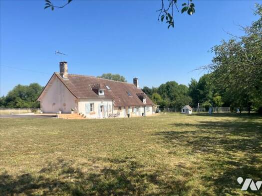 Maison à vendre 291 200 € 7 pièces 4 chambres 160 m² 3 289 m² de terrain Osmoy 18390