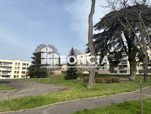 Appartement à louer 632 € 1 pièce 37 m² RDC Genay 69730