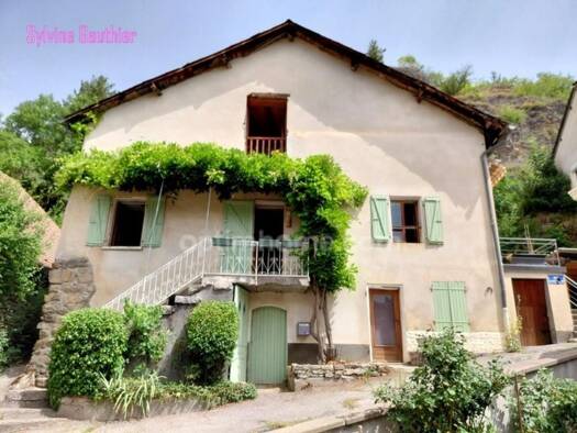 Maison à vendre 207 000 € 7 pièces 3 chambres 133 m² 122 m² de terrain La Roche-des-Arnauds 05400