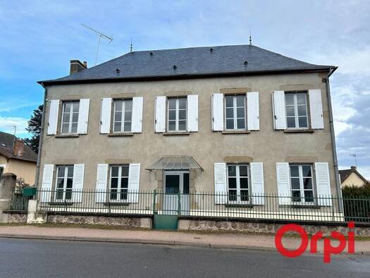 Maison à vendre 146 880 € 5 pièces 3 chambres 161,9 m² 1 154 m² de terrain Lapalisse 03120