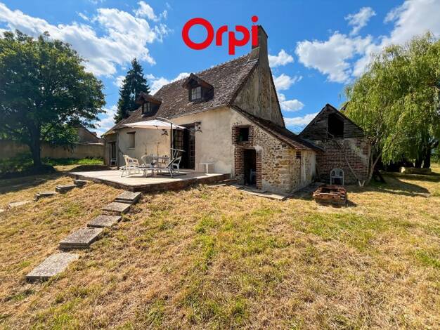 Maison à vendre 144 450 € 3 pièces 2 chambres 131 m² 2 097 m² de terrain Semur-en-Vallon 72390