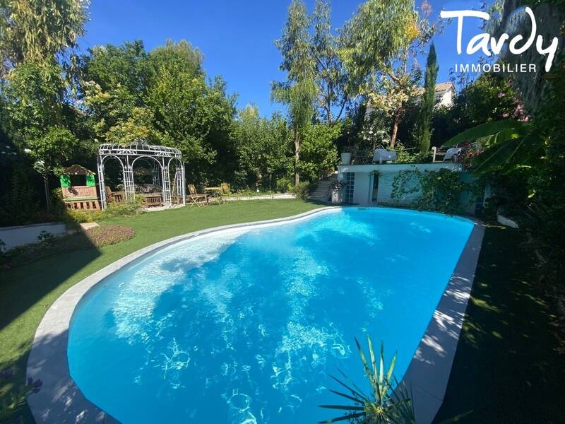 Maison à vendre, 265m², MARSEILLE 8E