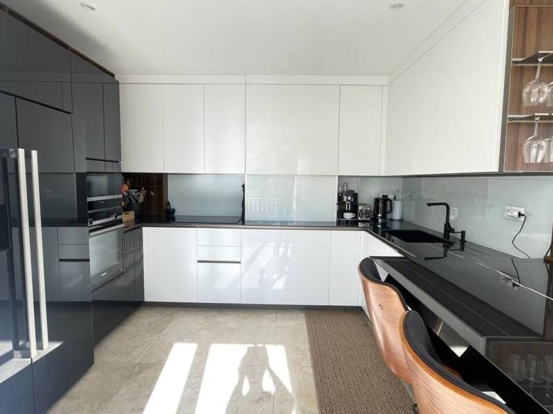 Maison à vendre, 224m², ROQUEFORT LES PINS