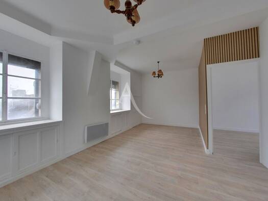 Appartement à vendre 64 500 € 2 pièces 1 chambre 40 m² Étage 3/3 Palais de Justice-Saint Eusebe-Pont Auxerre 89000