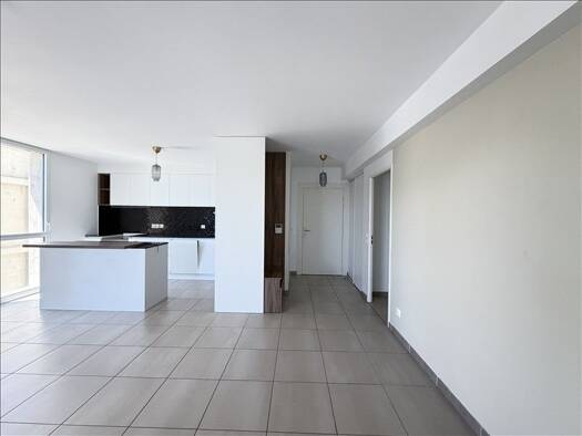 Appartement à louer 1 435 € 3 pièces 2 chambres 82 m² 4ème étage La Bastide Bordeaux 33100