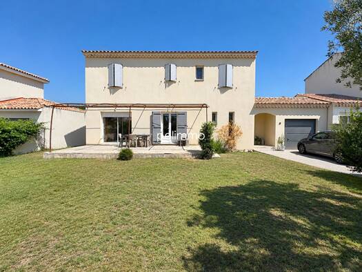 Maison à vendre 499 900 € 5 pièces 4 chambres 135 m² 463 m² de terrain Est Eyguières 13430