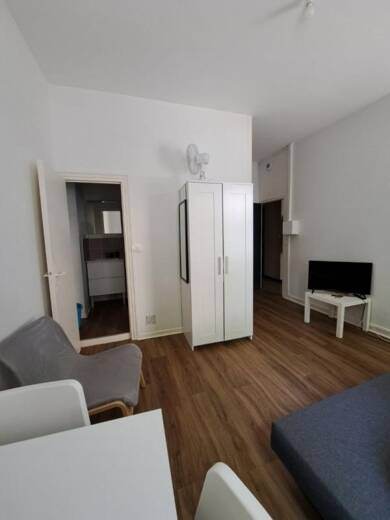 Appartement à louer 320 € 1 pièce 16 m² RDC Privas 07000