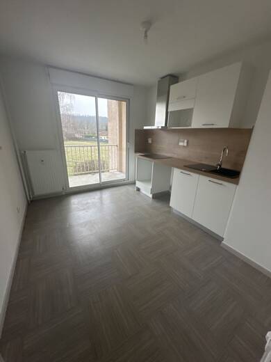 Appartement à louer 650 € 2 pièces 1 chambre 53 m² Étage 1/3 Ruy Montceau 38300